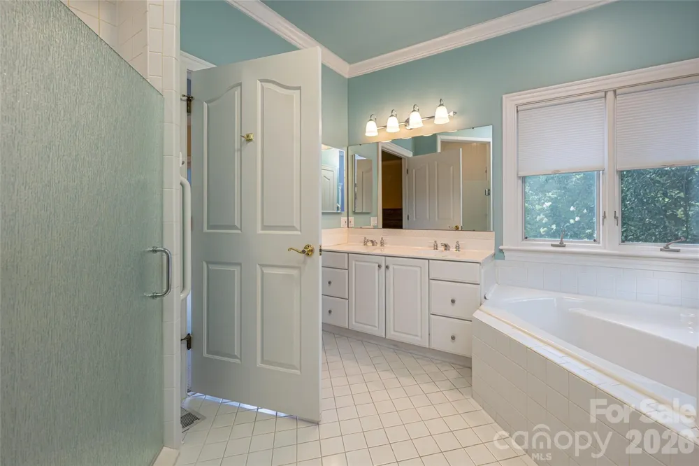 8 Clovelly Way Asheville, NC 28803
