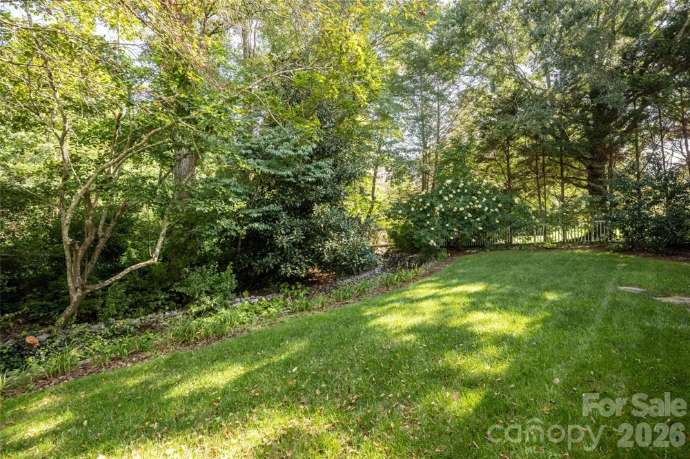 8 Clovelly Way Asheville, NC 28803