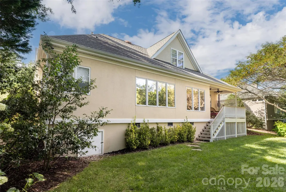 8 Clovelly Way Asheville, NC 28803