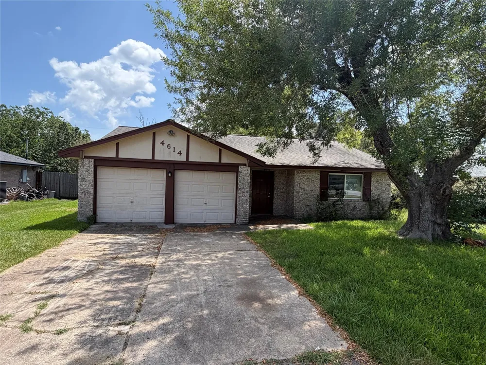 4614 27th Street Dickinson, TX 77539