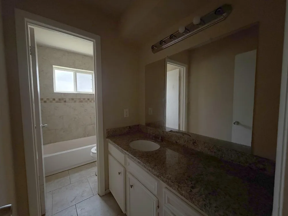 4614 27th Street Dickinson, TX 77539