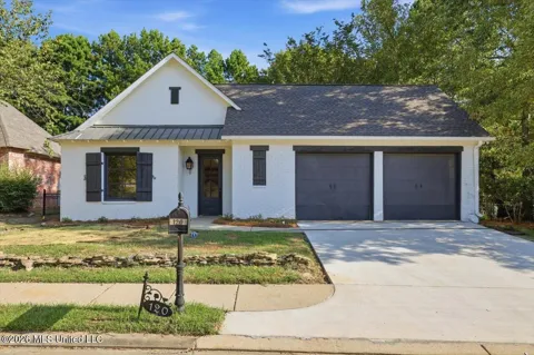 120 Hampton Chase