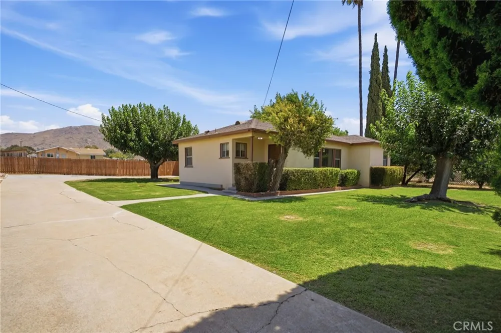 12251 Michigan Grand Terrace, CA 92313