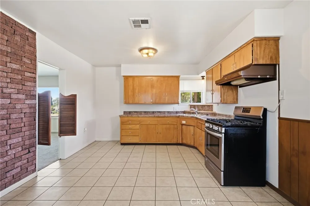 12251 Michigan Grand Terrace, CA 92313