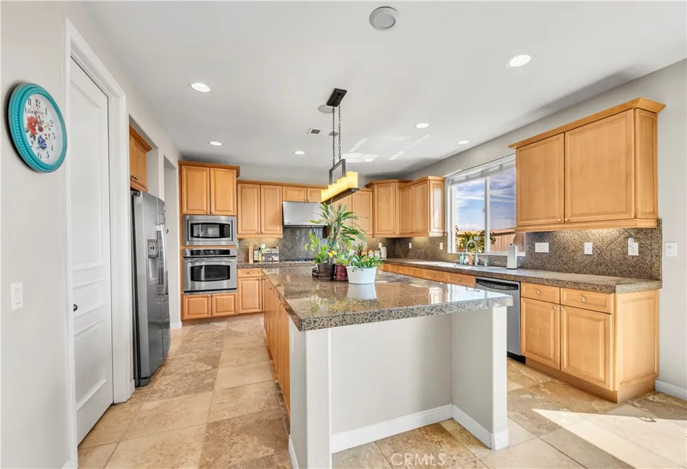 19 Plaza Lucerna Lake Elsinore, CA 92532
