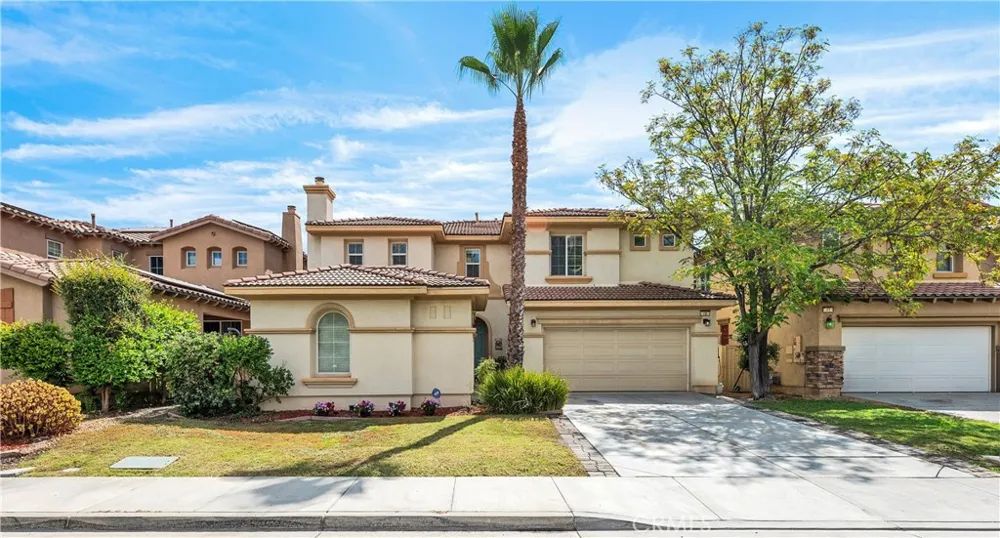 19 Plaza Lucerna Lake Elsinore, CA 92532