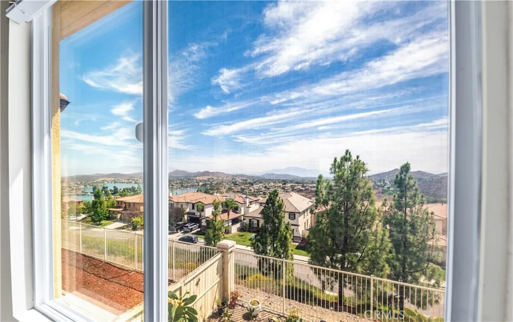 19 Plaza Lucerna Lake Elsinore, CA 92532