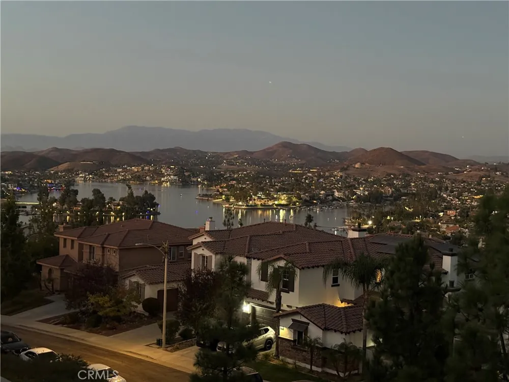 19 Plaza Lucerna Lake Elsinore, CA 92532