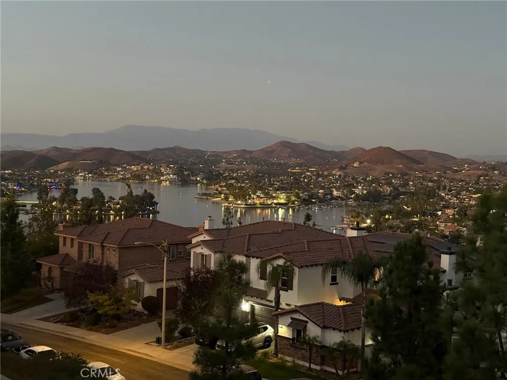 19 Plaza Lucerna Lake Elsinore, CA 92532