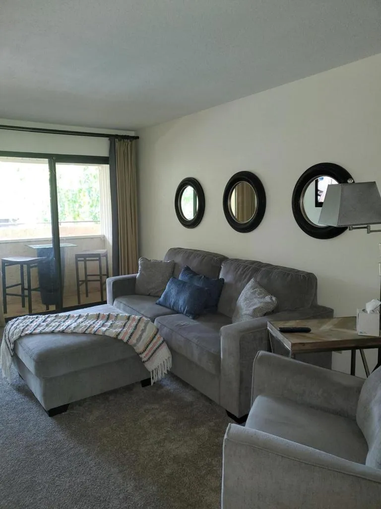 2810 Arcadia Court #214 Palm Springs, CA 92262