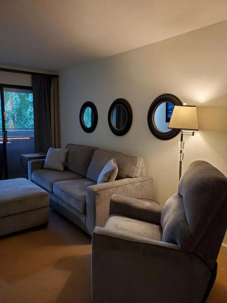2810 Arcadia Court #214 Palm Springs, CA 92262