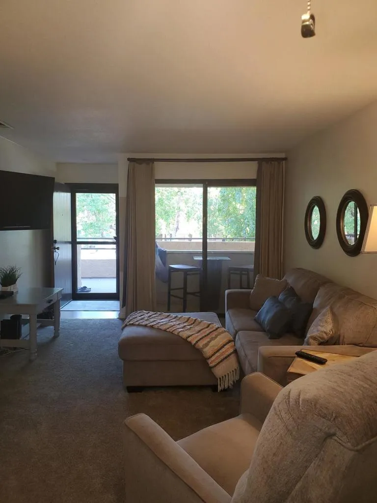 2810 Arcadia Court #214 Palm Springs, CA 92262