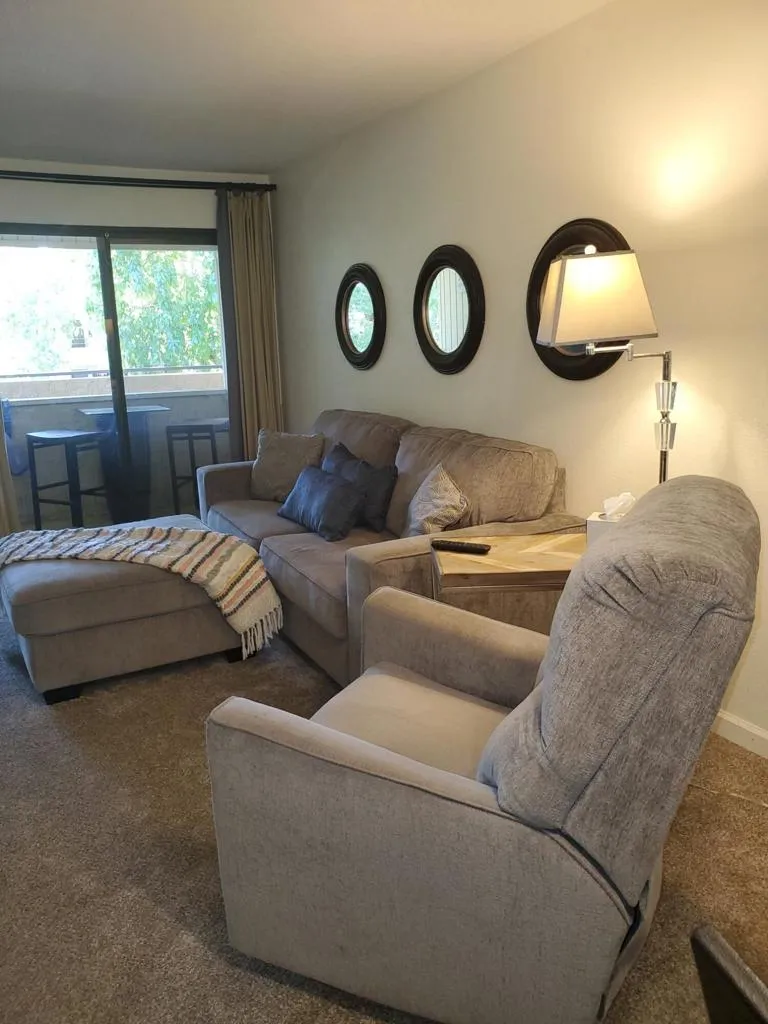 2810 Arcadia Court #214 Palm Springs, CA 92262