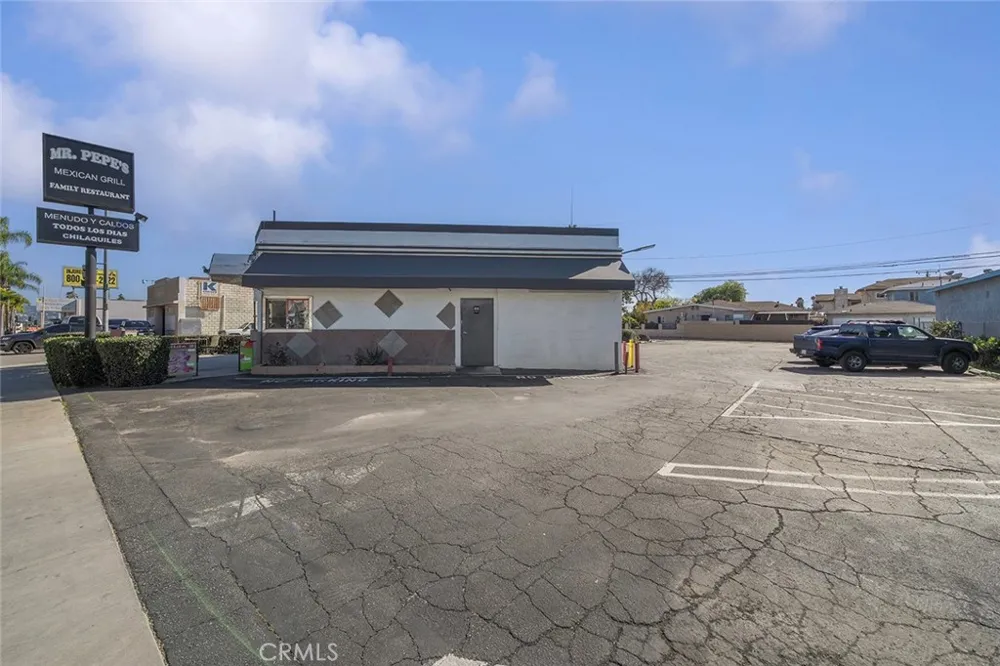 201 W W Whittier Montebello, CA 90640