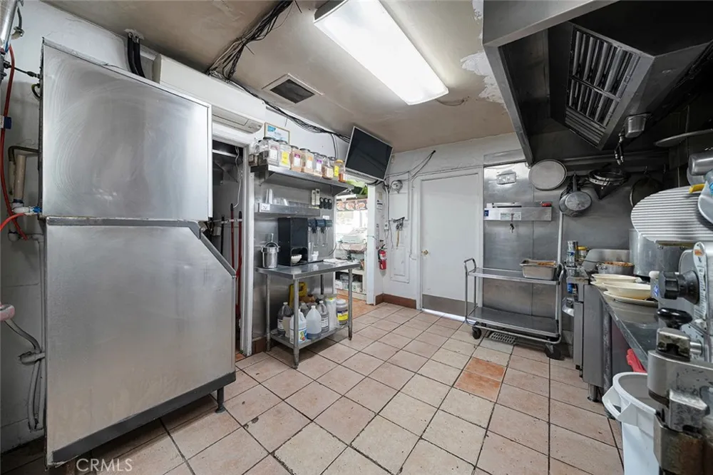 201 W W Whittier Montebello, CA 90640