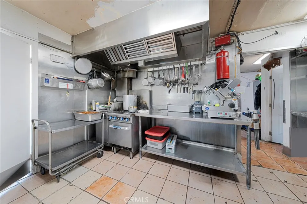 201 W W Whittier Montebello, CA 90640