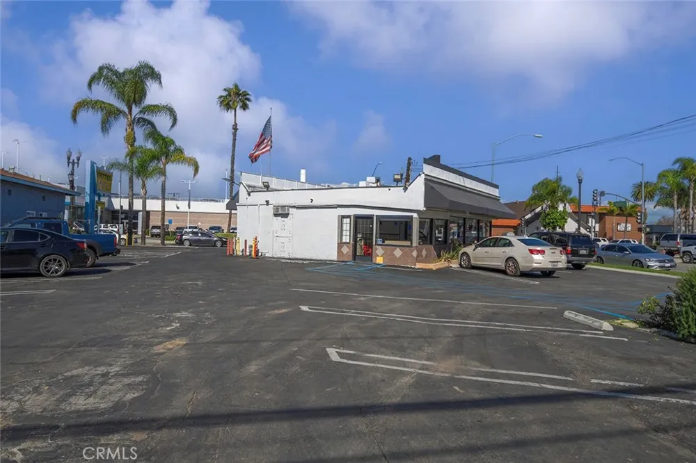 201 W W Whittier Montebello, CA 90640