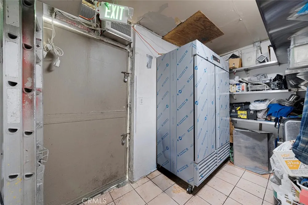 201 W W Whittier Montebello, CA 90640