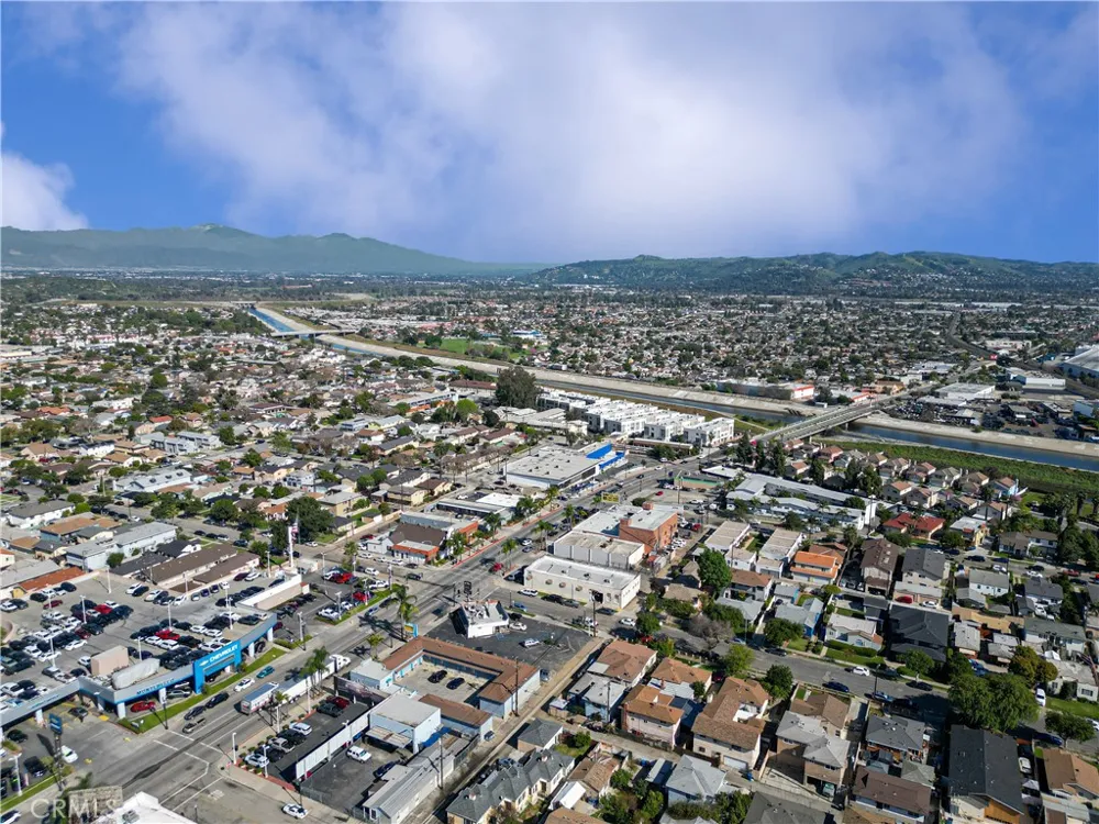 201 W W Whittier Montebello, CA 90640