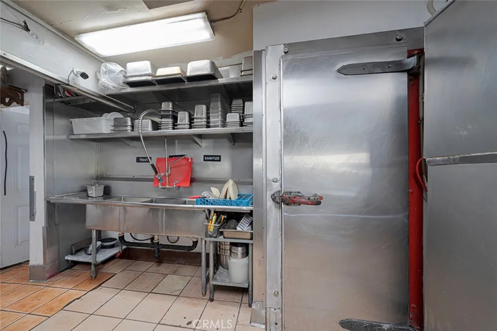 201 W W Whittier Montebello, CA 90640