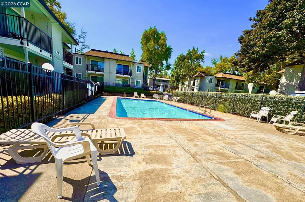 1586 Sunnyvale Ave #37 Walnut Creek, CA 94597