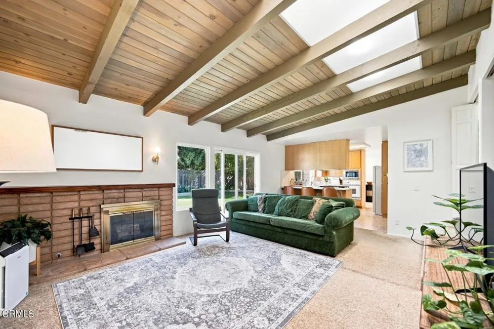 1559 Habra Court Camarillo, CA 93010