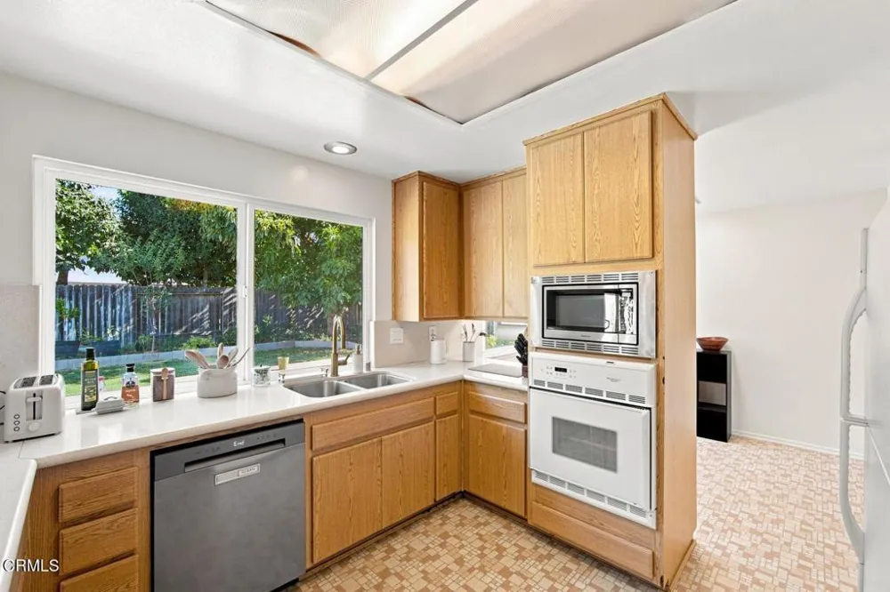 1559 Habra Court Camarillo, CA 93010