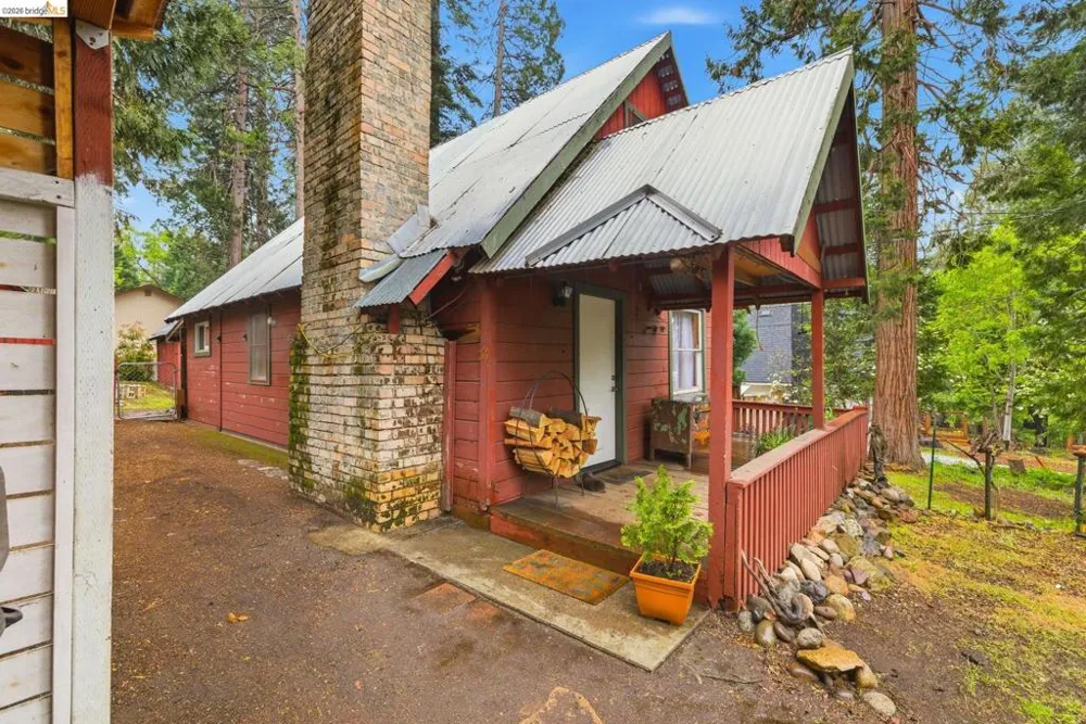 24249 Sugar Pine Rd Mi Wuk Village, CA 95346