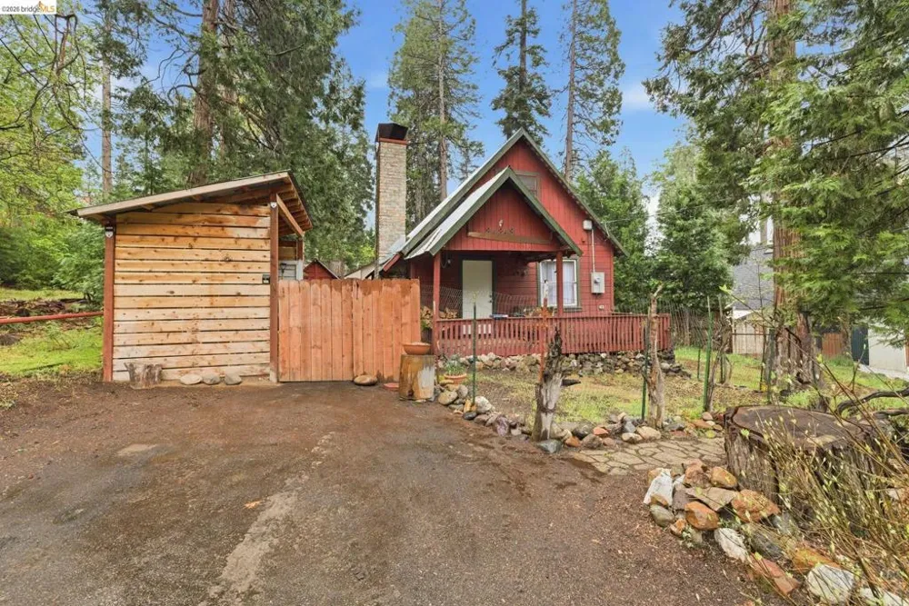 24249 Sugar Pine Rd Mi Wuk Village, CA 95346