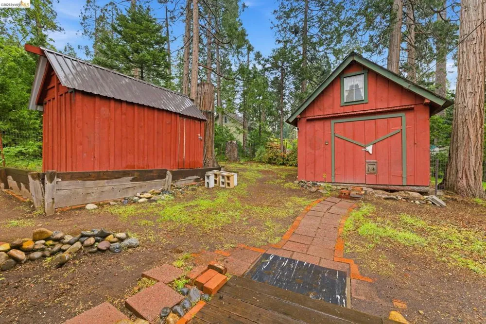24249 Sugar Pine Rd Mi Wuk Village, CA 95346