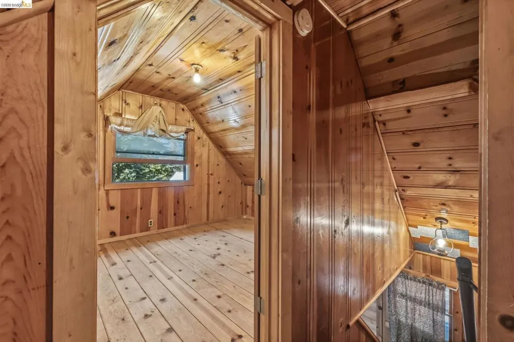 24249 Sugar Pine Rd Mi Wuk Village, CA 95346