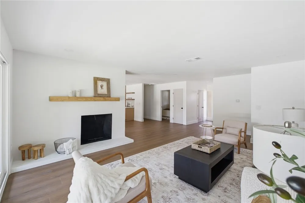 958 Fairway Bakersfield, CA 93309