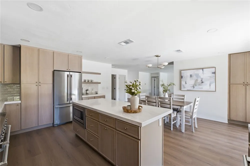 958 Fairway Bakersfield, CA 93309