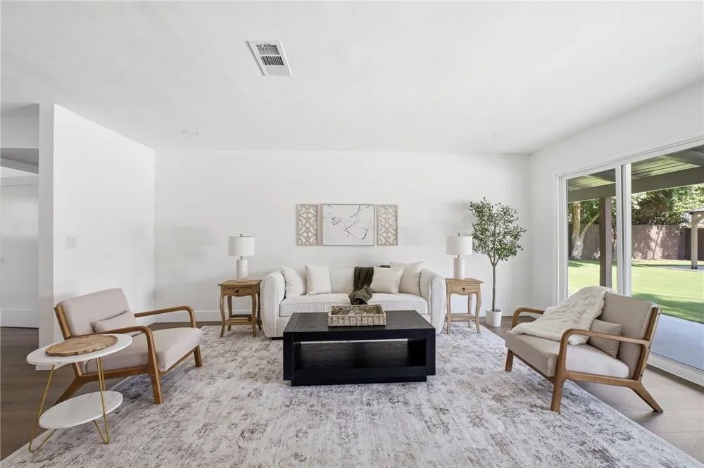 958 Fairway Bakersfield, CA 93309