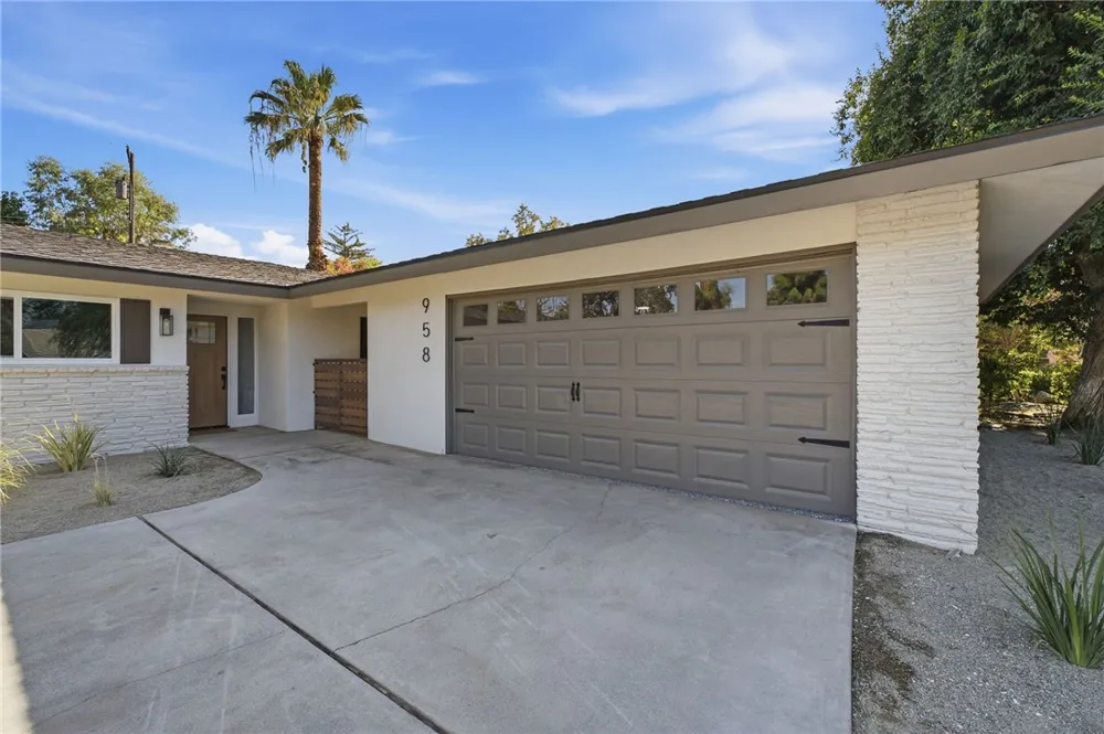 958 Fairway Bakersfield, CA 93309