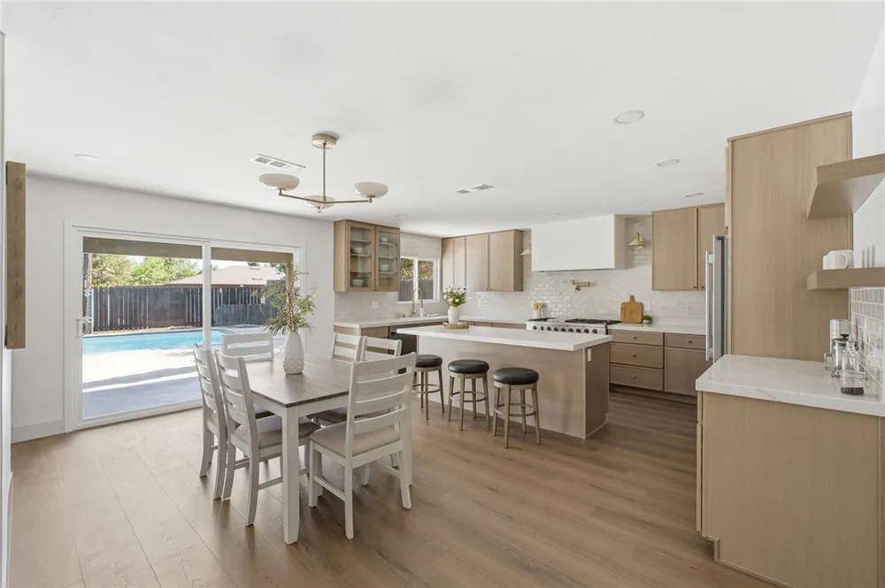 958 Fairway Bakersfield, CA 93309