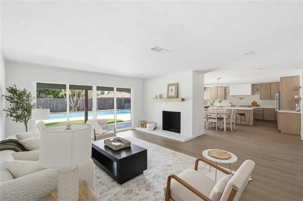 958 Fairway Bakersfield, CA 93309