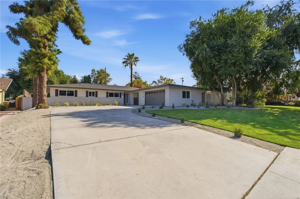 958 Fairway Bakersfield, CA 93309