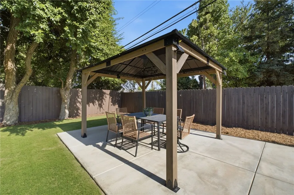 958 Fairway Bakersfield, CA 93309