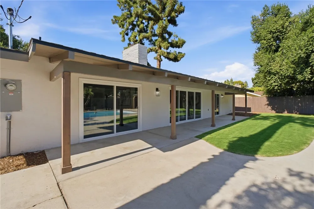 958 Fairway Bakersfield, CA 93309