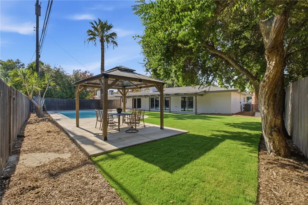 958 Fairway Bakersfield, CA 93309