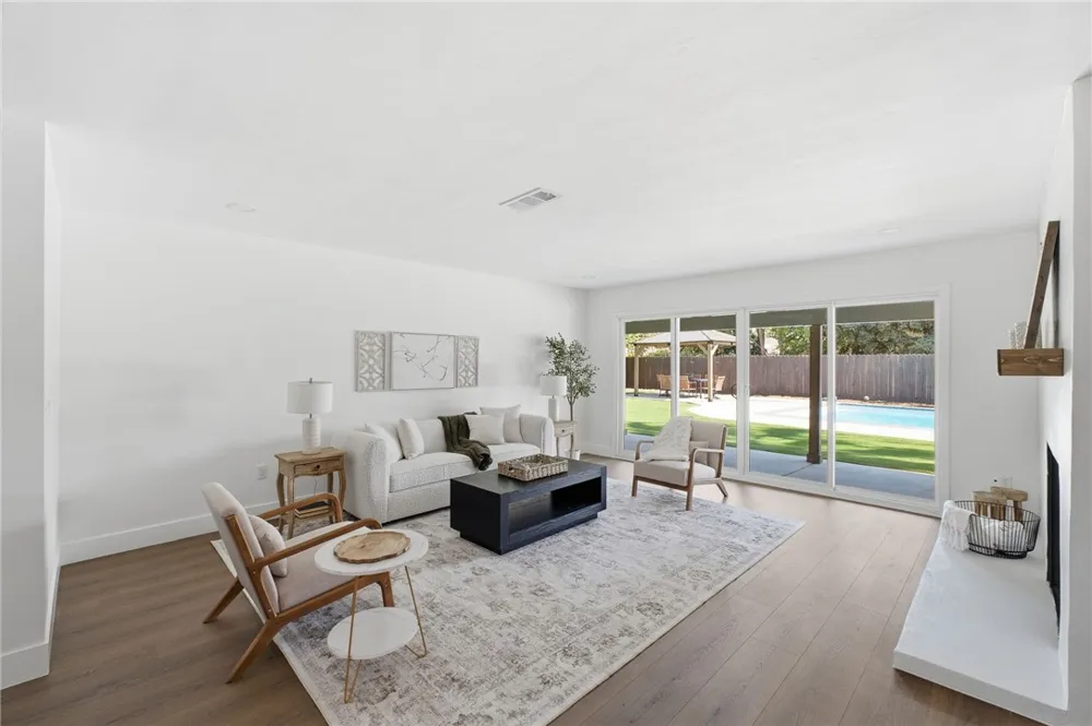 958 Fairway Bakersfield, CA 93309