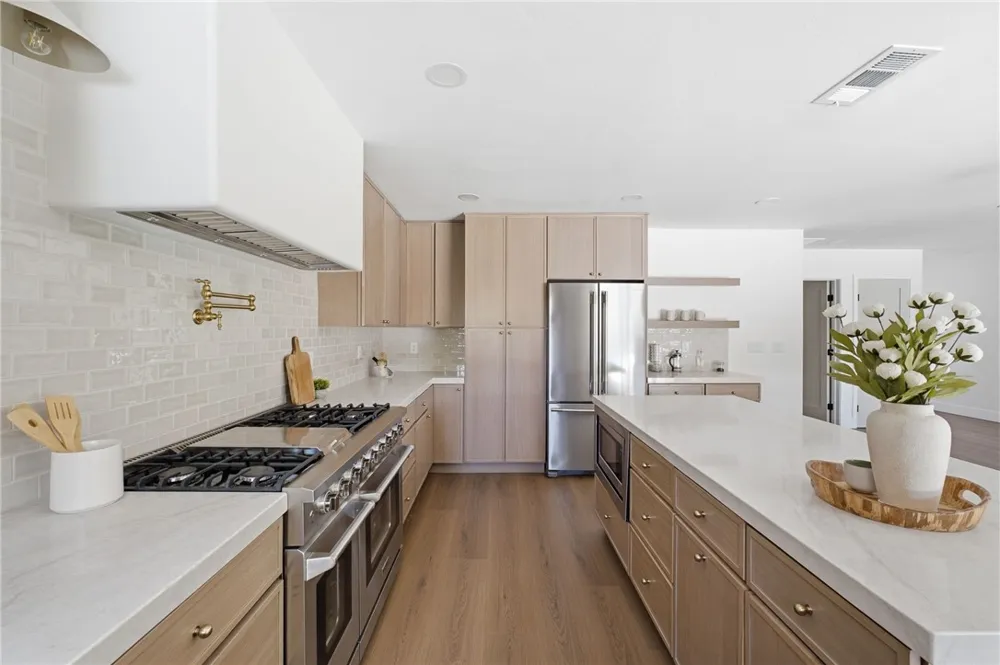 958 Fairway Bakersfield, CA 93309