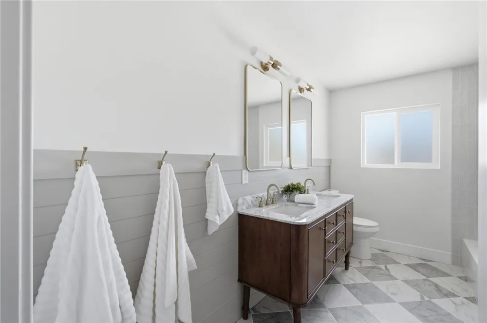 958 Fairway Bakersfield, CA 93309