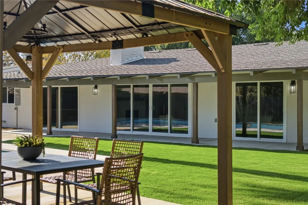 958 Fairway Bakersfield, CA 93309