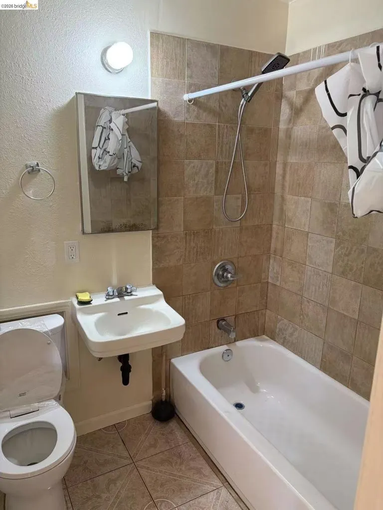 1875 18Th St San Pablo, CA 94806