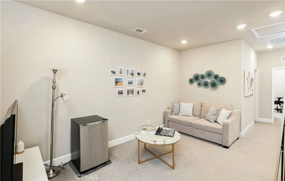 19239 Tideline Court Huntington Beach, CA 92648