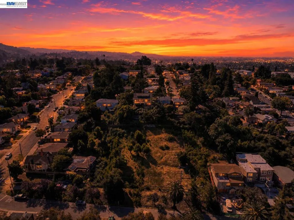 3144 Courtland Oakland, CA 94619