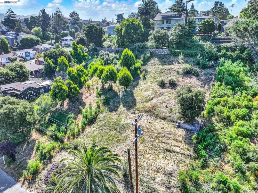 3144 Courtland Oakland, CA 94619