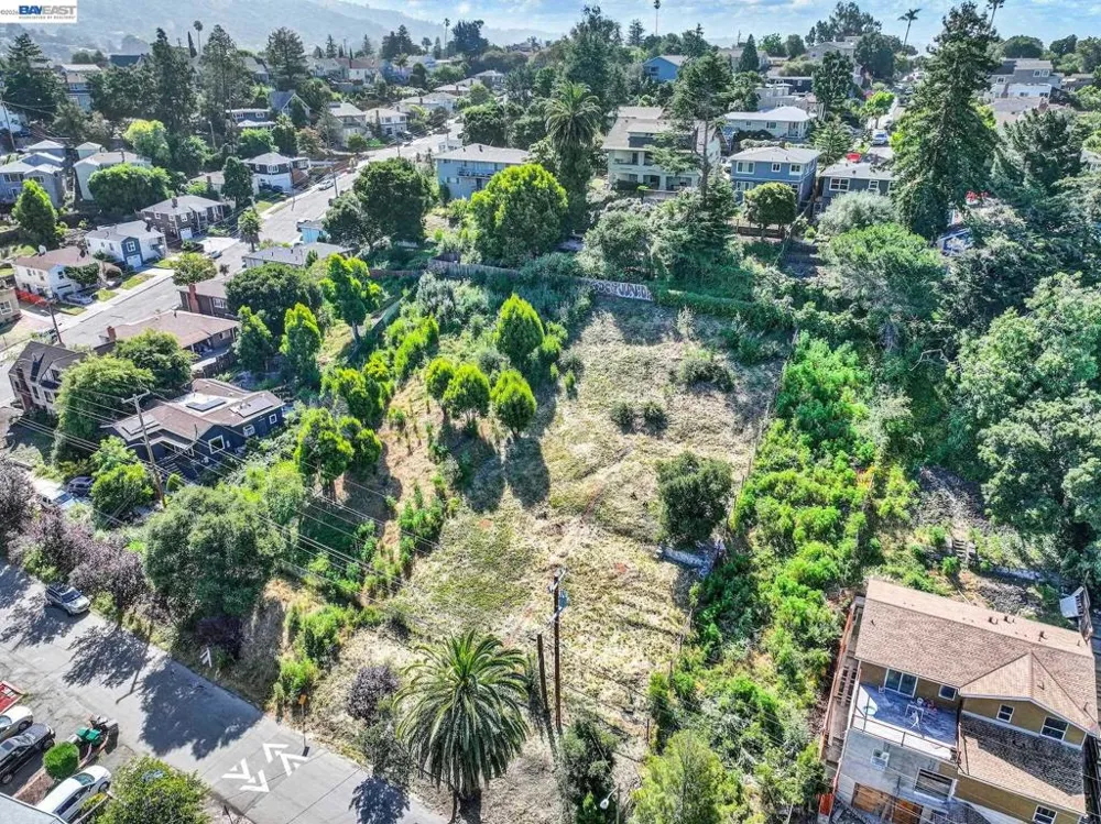 3144 Courtland Oakland, CA 94619